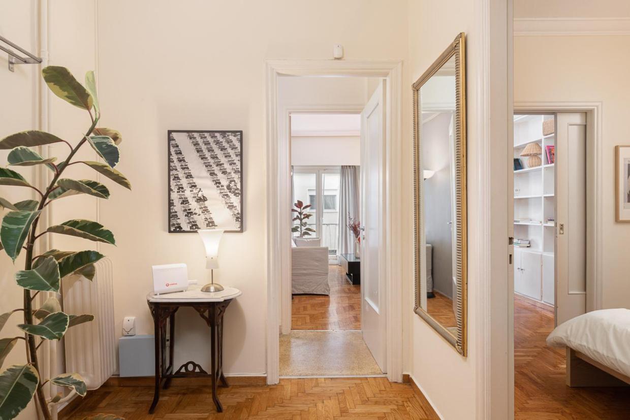Athenian Apartment In Kolonaki Екстер'єр фото