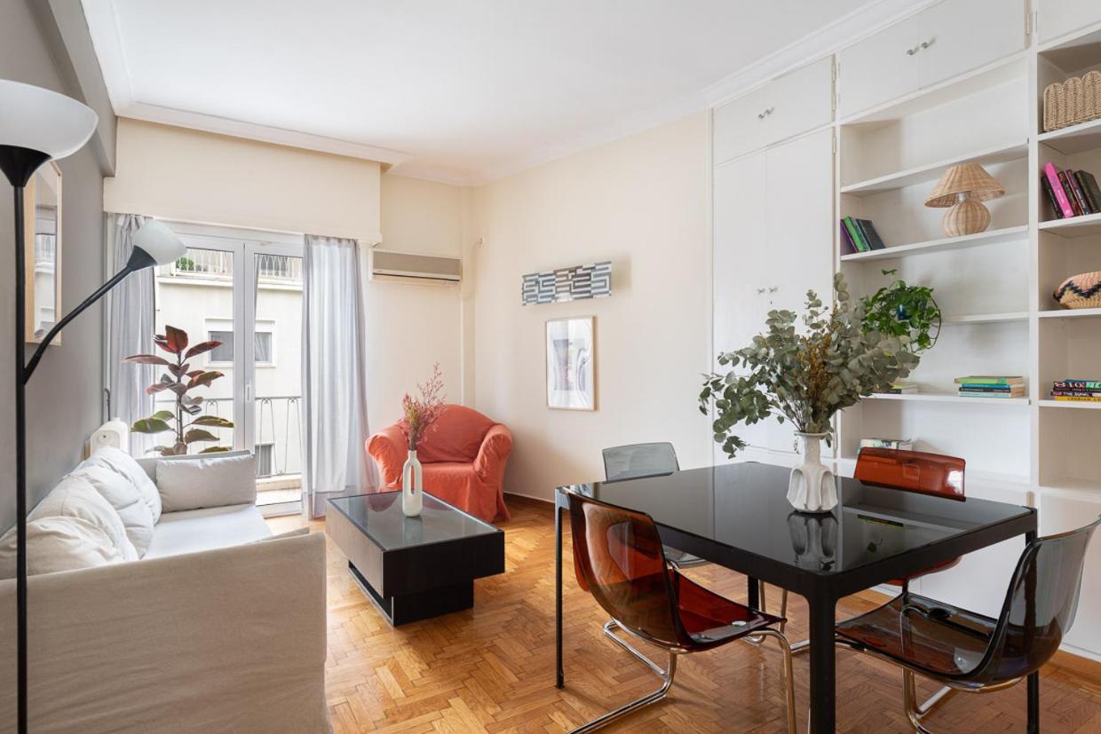 Athenian Apartment In Kolonaki Екстер'єр фото